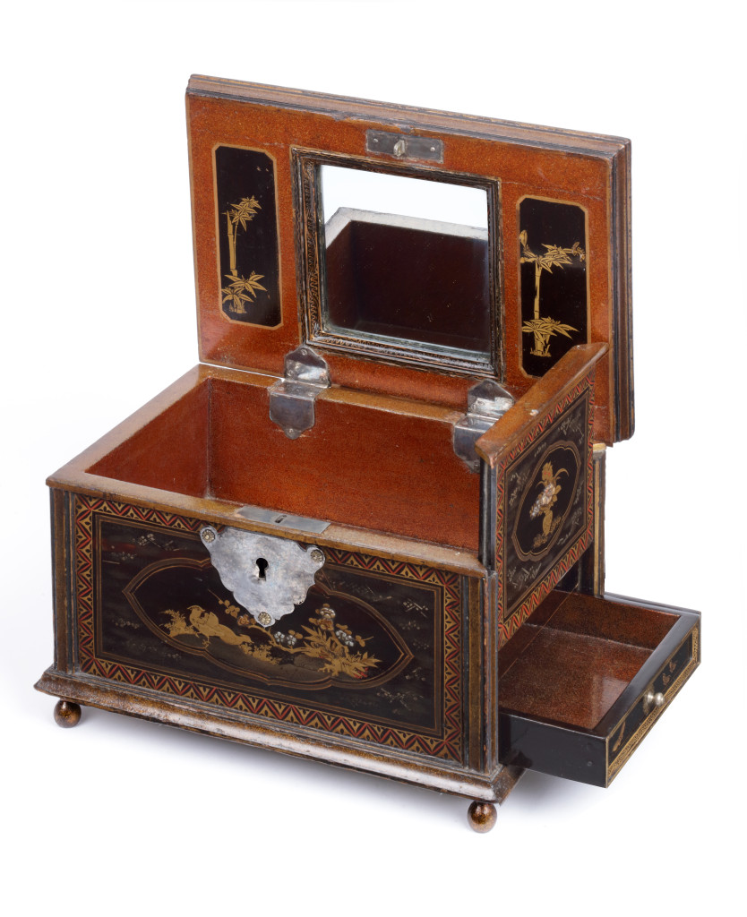 A rare Japanese export lacquer jewellery casket with inlays of precious materials, possibly by the Kichibei Studio