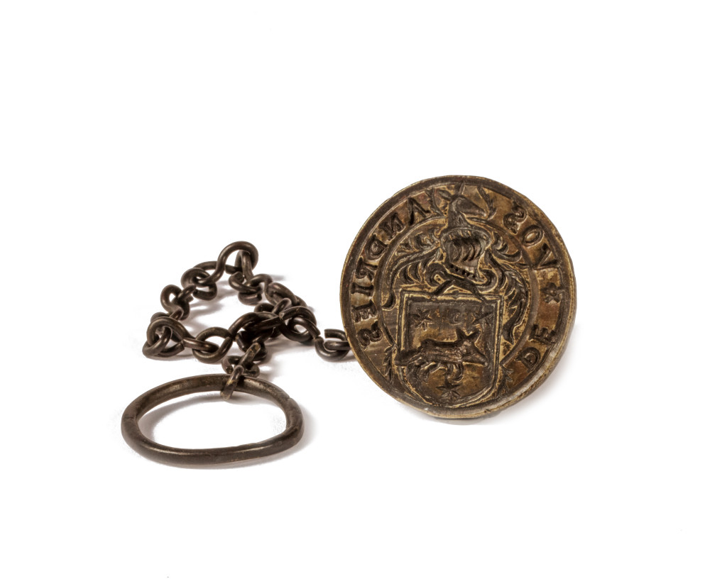 A bronze seal owned by New World settler Andries de Vos (1599-1675)