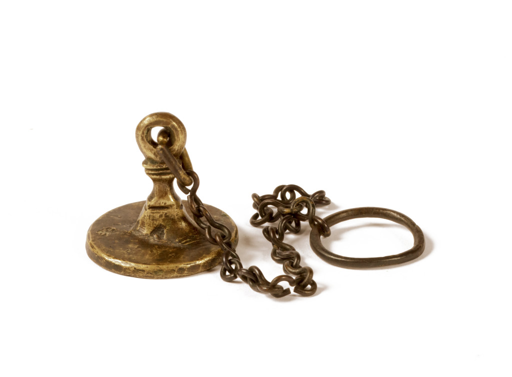 A bronze seal owned by New World settler Andries de Vos (1599-1675)