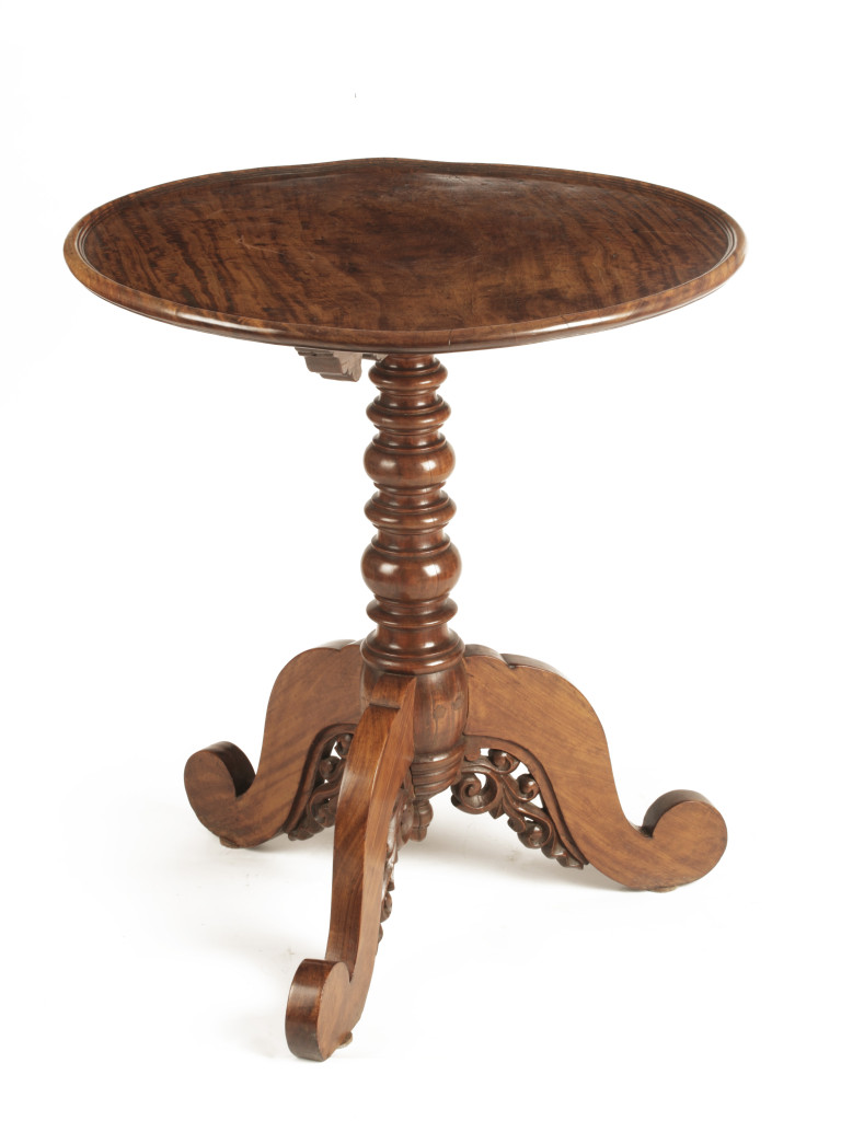 A Sri Lankan satinwoord occacional tripod table