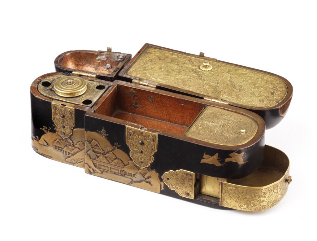 A rare Japanese export lacquer medical instrument box