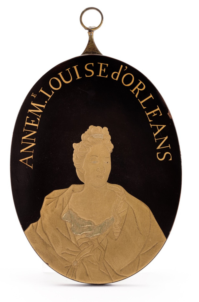 A collection of nine Japanese export lacquer portrait medaillons