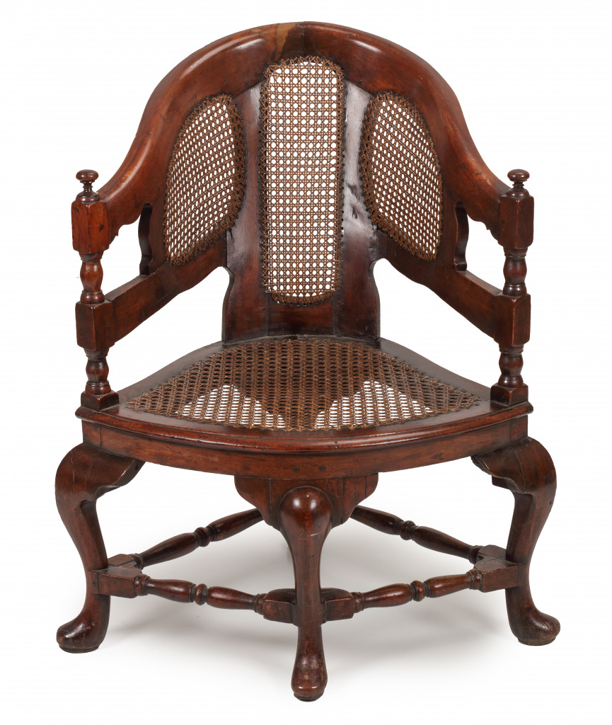 An Indonesian padouk (Pterocarpus dalbergioïdes), djati and rattan corner chair