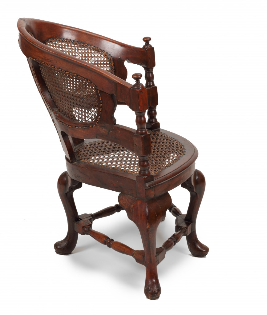 An Indonesian padouk (Pterocarpus dalbergioïdes), djati and rattan corner chair