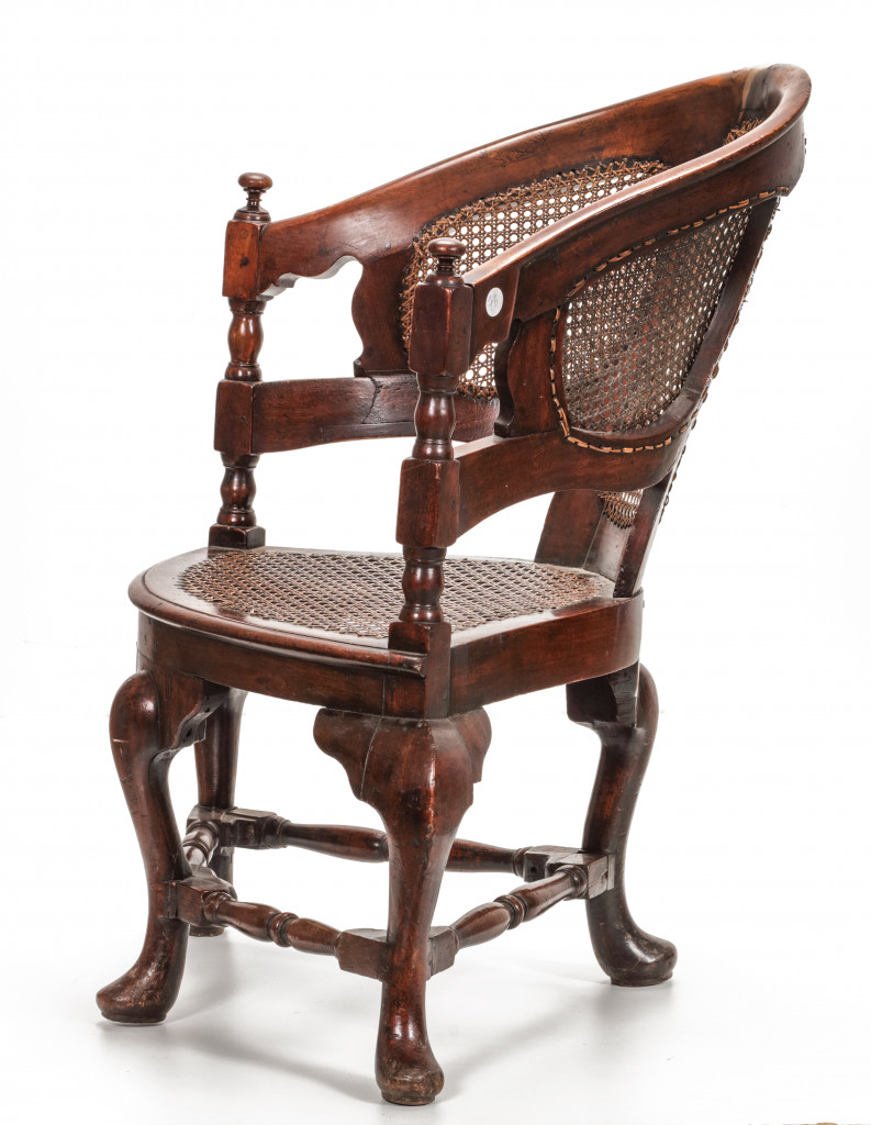 An Indonesian padouk (Pterocarpus dalbergioïdes), djati and rattan corner chair