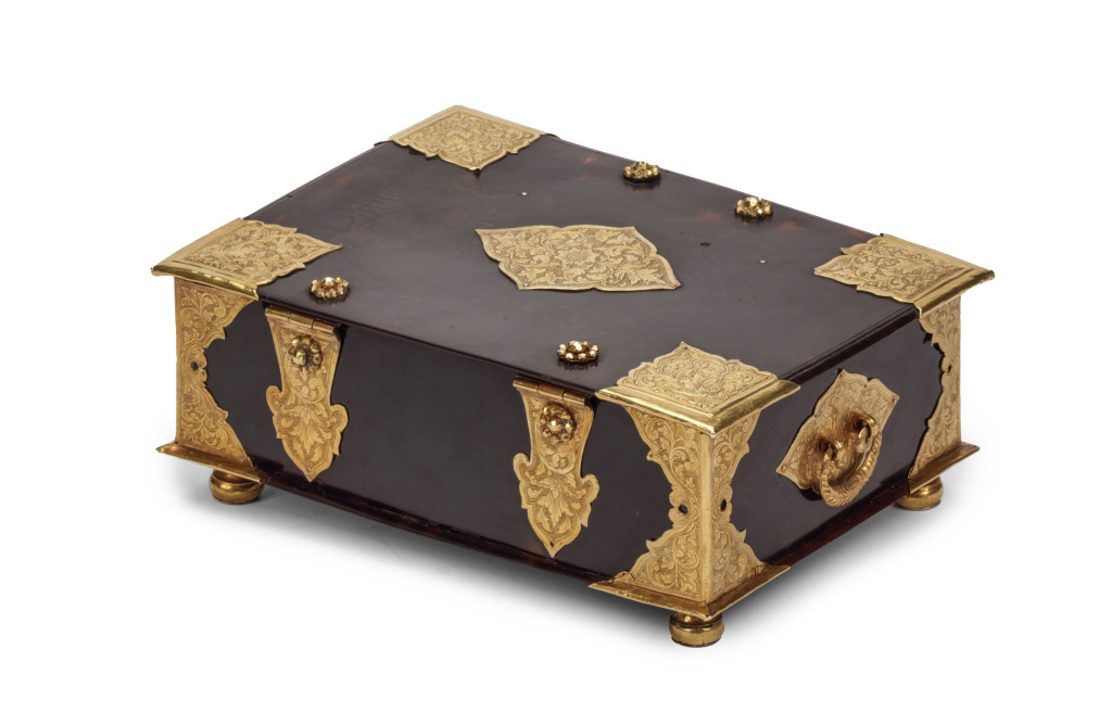 A Dutch-colonial Indonesian tortoiseshell sirih or betel box with gold mounts