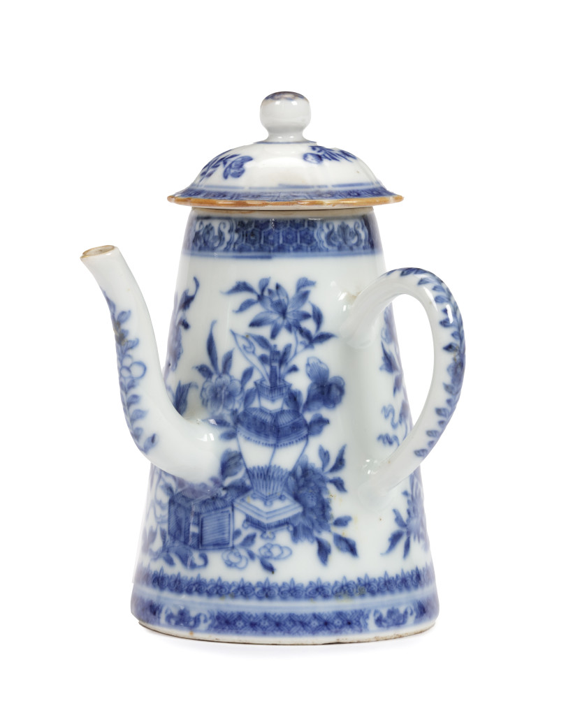 A small Chinese export porcelain coffeepot bearing the arms of Jan Albert Sichterman (1692-1764)