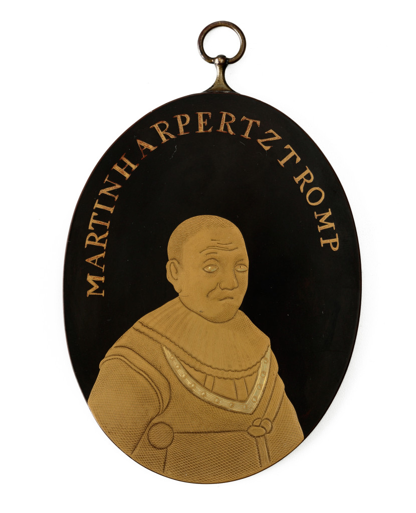 A collection of nine Japanese export lacquer portrait medaillons