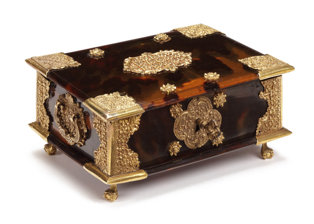 A small Dutch colonial Indonesian tortoiseshell sirih or betel box with gold mounts
