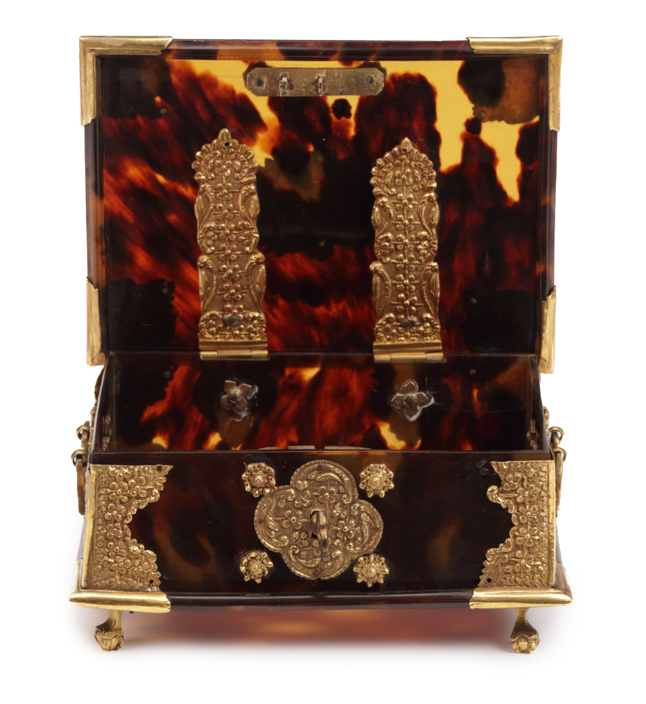 A small Dutch colonial Indonesian tortoiseshell sirih or betel box with gold mounts