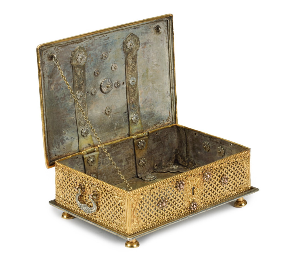 A superb Indonesian royal gem-set gold overlaid silver betel box