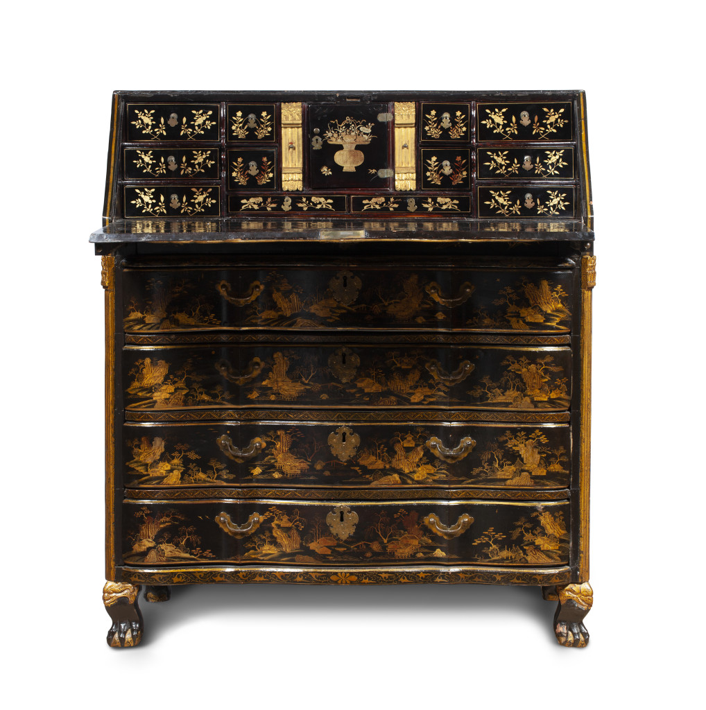 An extremely rare Chinese export lacquer bureau for the Dutch market