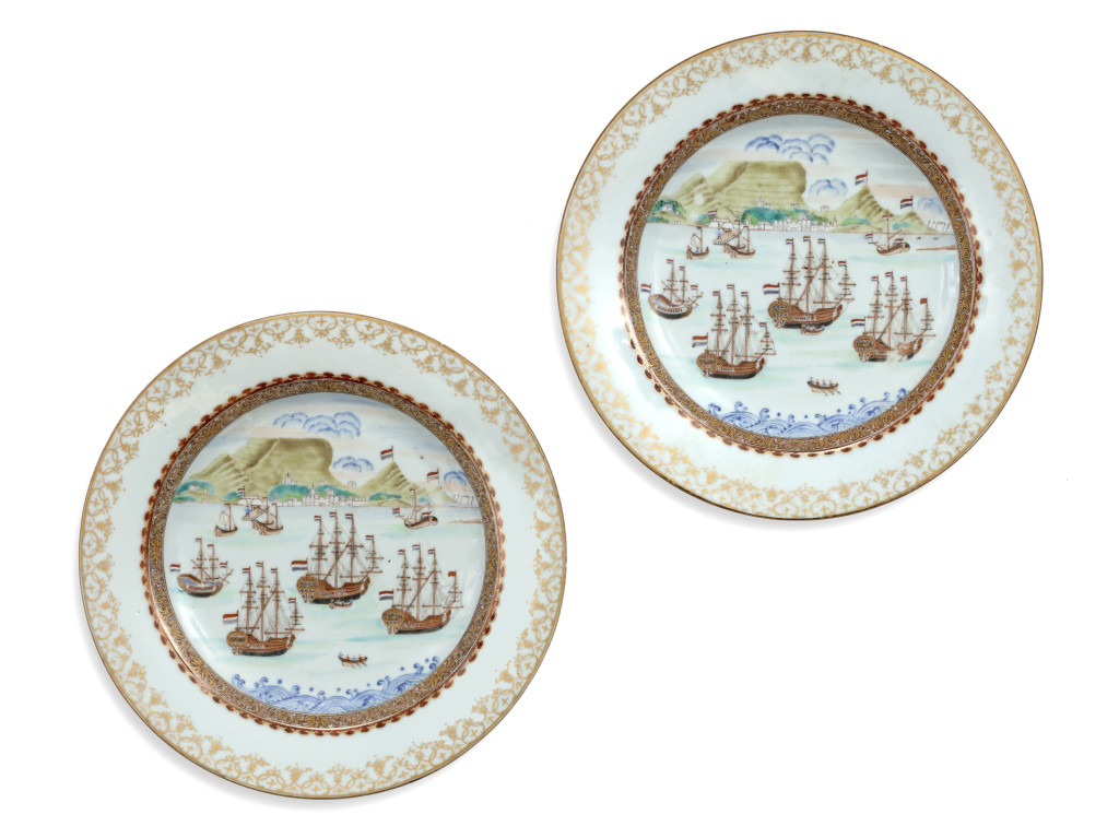 A pair of Chinese export porcelain 'Table Bay’ dishes