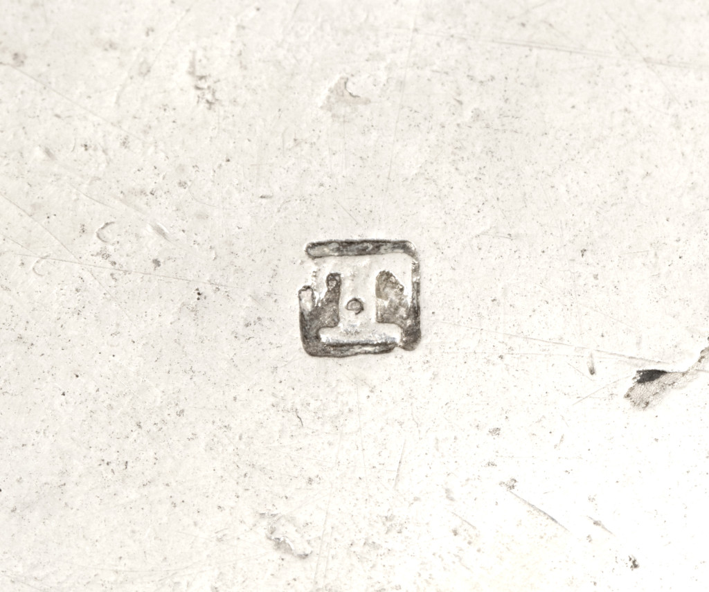 An 18th century China trade silver bowl marked 'T' for silversmith Tunhopp