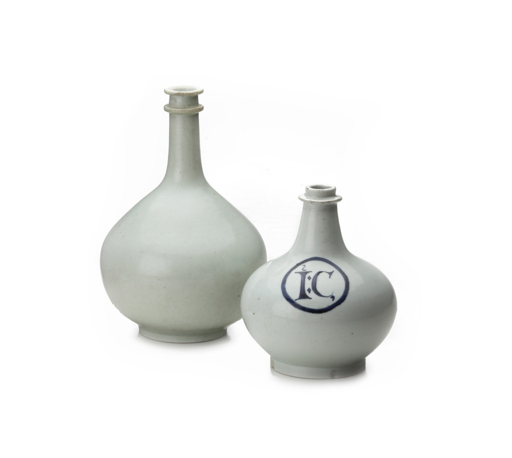 A Japanese blue-and-white porcelain with the initials of Iohannes Camphuys and an idem undecorated bottle