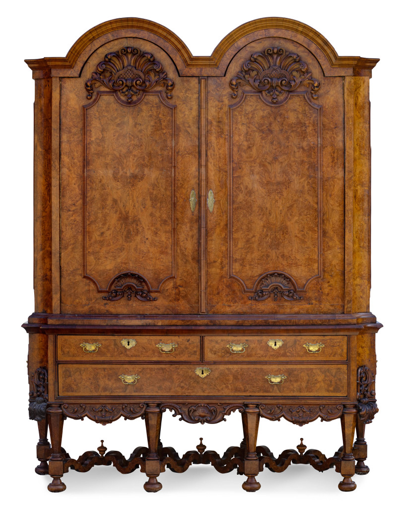 A magnificent Walnut Burr Cabinet on stand or 'kruisvoetkabinet' in the style of Daniel Marot