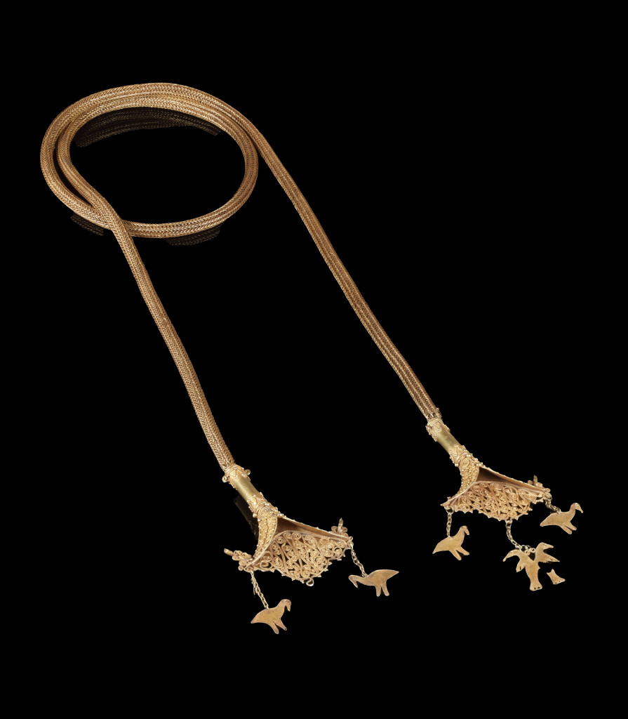 A royal Sumbese gold ceremonial necklace or 'Kanatar'