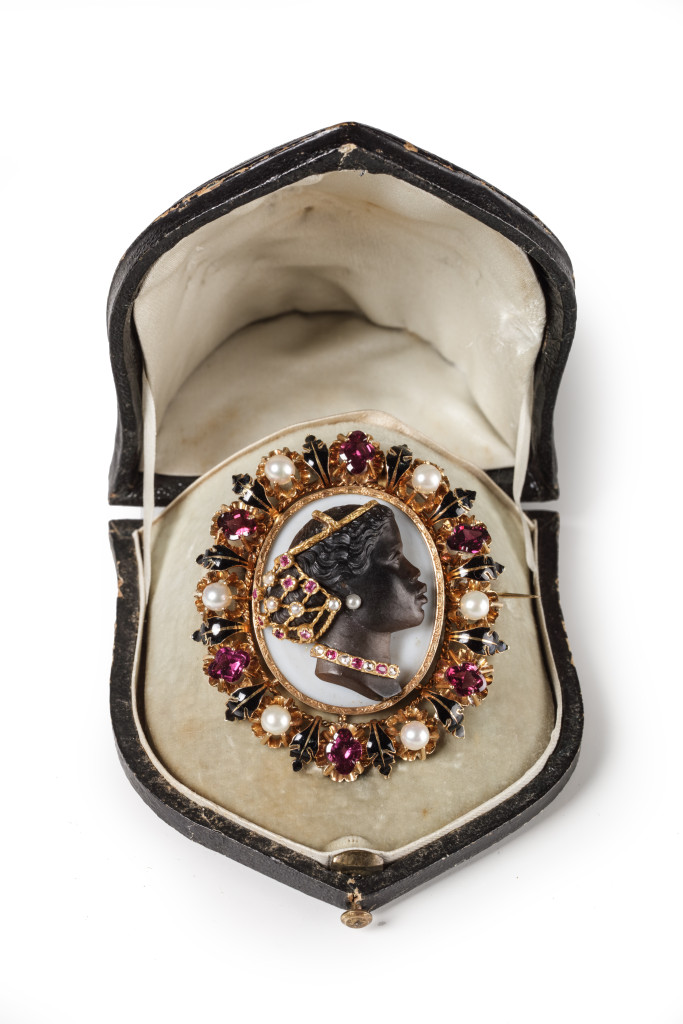 A gem-set gold and agate cameo brooch depicting an African queen