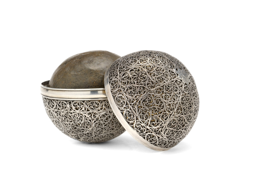 An Indian silver bezoar stone holder