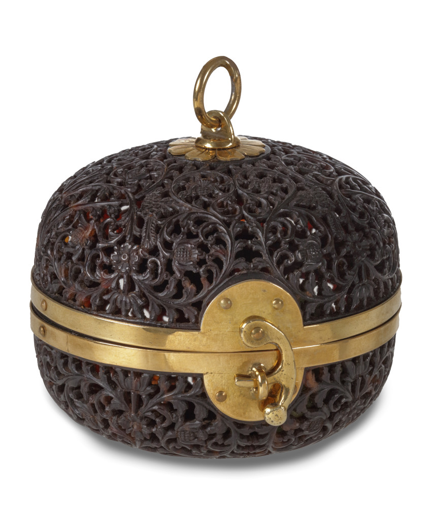 A Dutch-colonial Sinhalese tortoiseshell pomander with gold mounts