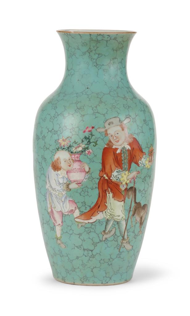 A Chinese export turquoise-ground ‘famille rose’ porcelain vase with depiction of a Dutchman