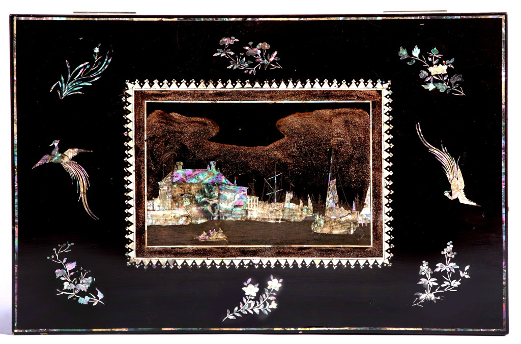 An important Japanese lacquer box with a view of the 'Nieuwe Stadsherberg van Amsterdam' or the Amsterdam waterfront