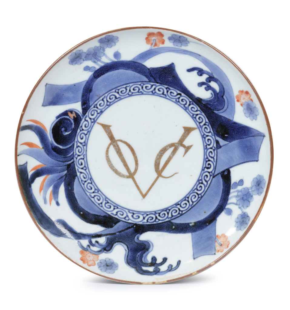 A Japanese Ko-imari porcelain 'VOC' dish